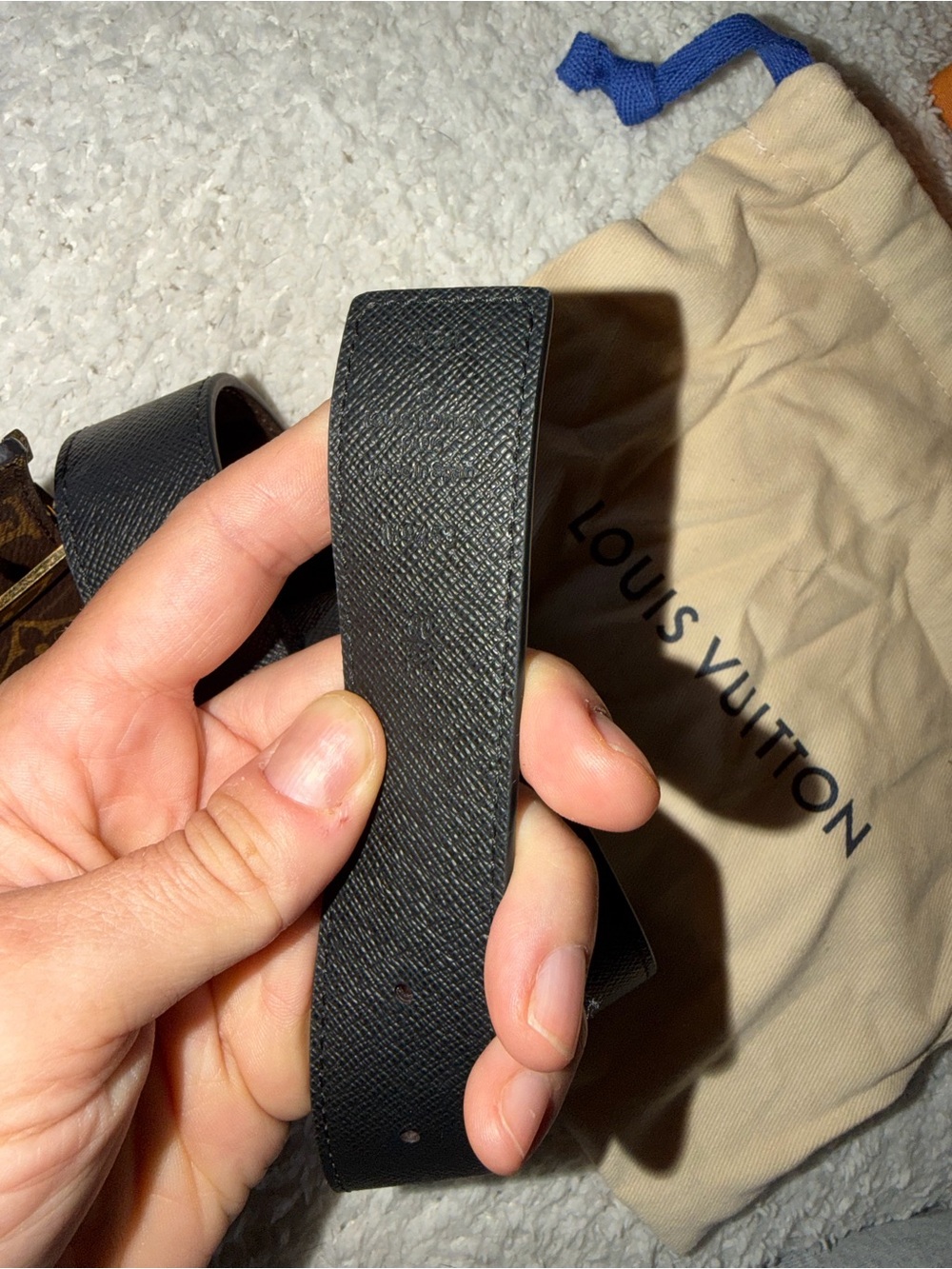 Louis Vuitton Black Reversible Belt with Gold LV Buckle - Picture 2 of 5